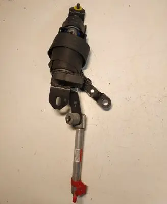 Volvo V70 Front seatbelt 6075637L0B