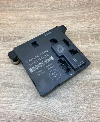 Mercedes-Benz E W211 Door control unit/module 2118201526 356805