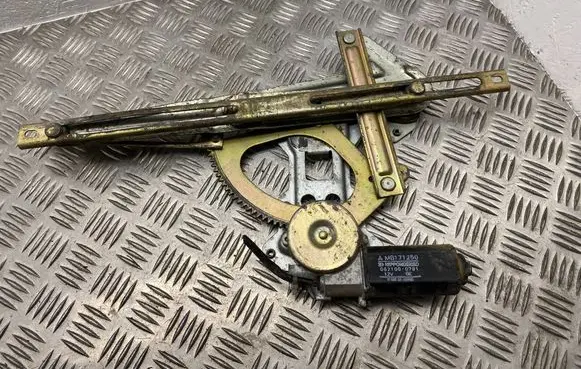 Mitsubishi Pajero Front door window regulator with motor MB171250 0621000791