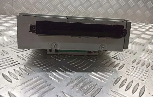 Volvo V50 CD/DVD changer 30752371-1