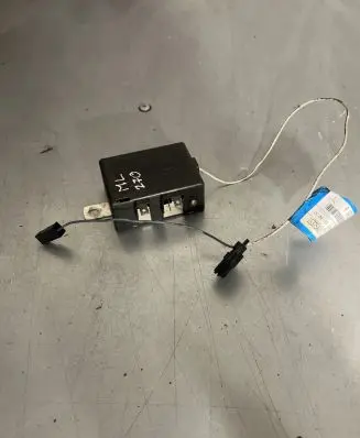 Mercedes-Benz ML W163 Aerial antenna amplifier 1638200289