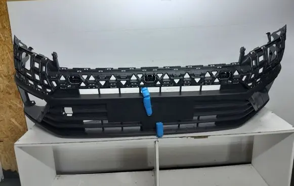 Volkswagen Crafter Front bumper 7C0807221