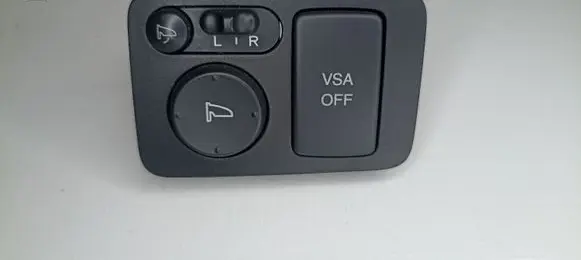 Honda CR-V Wing mirror switch M33212