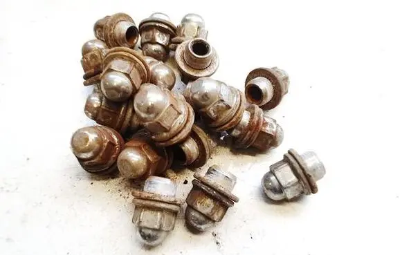 Peugeot 4007 Nuts/bolts 