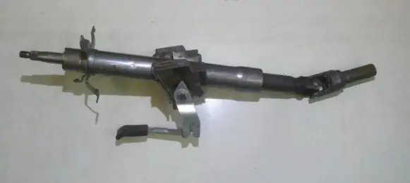 Mazda 626 Steering wheel axle cb07