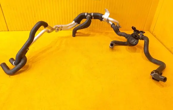 Mercedes-Benz V Class W447 Engine coolant pipe/hose A4478323723 A4478320823