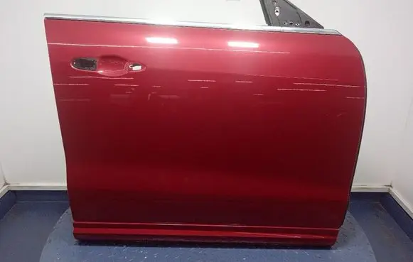 Maserati Levante Front door
