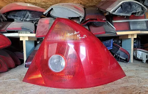 Ford Mondeo Mk III Rear/tail lights 1S7113404A 0374D