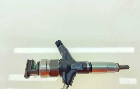 Fuel injector