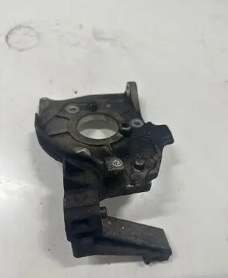 Peugeot 207 Engine mounting bracket 9654959880