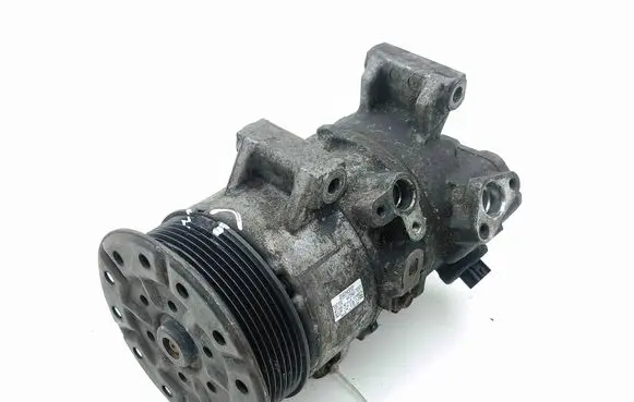 Toyota RAV 4 (XA30) Air conditioning (A/C) compressor (pump) 5SE12C 4472601251 01H09374