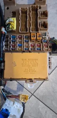 Toyota Corolla Verso E121 Fuse box set 039300693R 9593006931