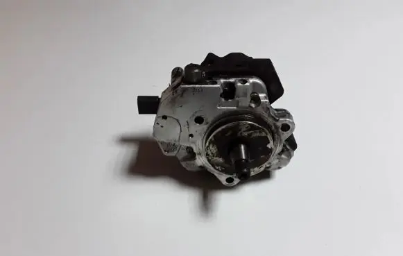 BMW X3 E83 Fuel injection high pressure pump 0445010045