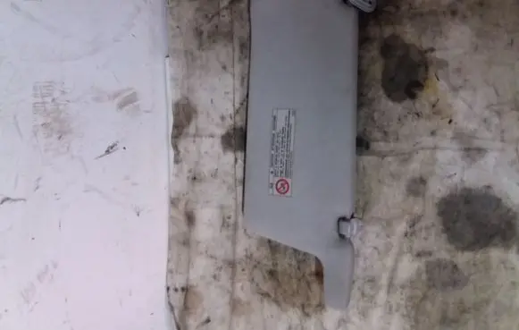 Toyota Avensis Verso Sun visor