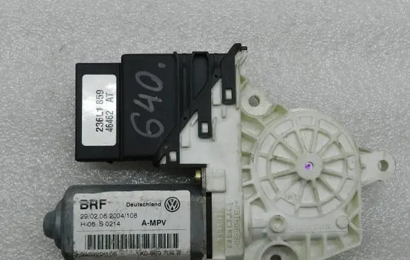 Volkswagen Touran I Rear door window regulator motor 1K0959704AG 1K0959704AGVW3