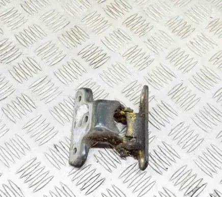 Land Rover Discovery Rear door lower hinge