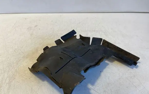Audi A5 Intercooler air guide/duct channel 8W6121283