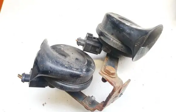 Skoda Fabia Mk1 (6Y) Horn signal e1000209