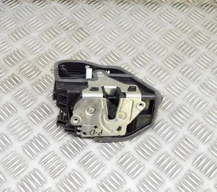 BMW X3 F25 Front door lock 7276668