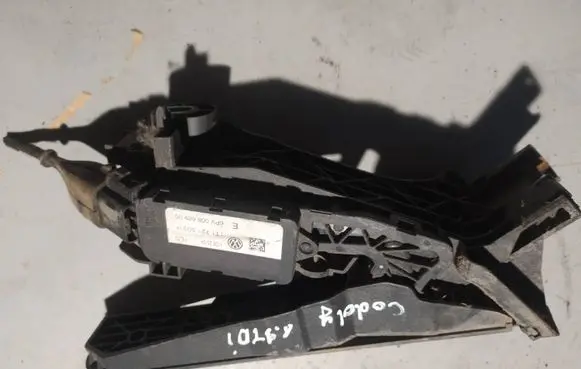 Volkswagen Caddy Accelerator throttle pedal 1T1721503H