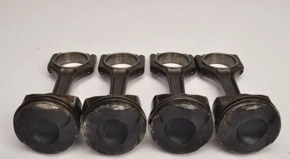 BMW 1 E81 E87 Piston 