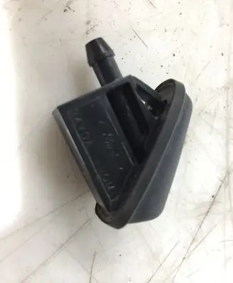 Windshield washer spray nozzle