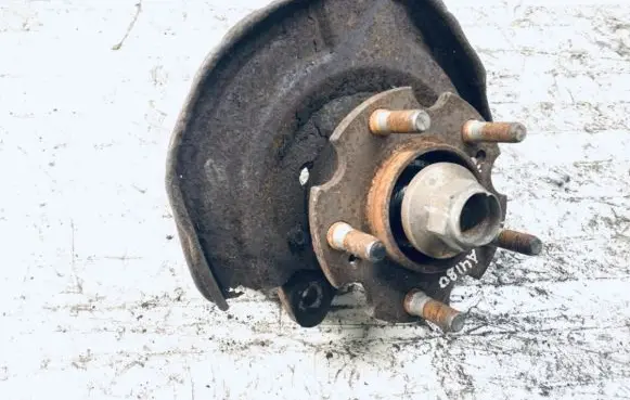 Front wheel hub