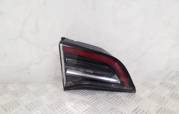 Tesla Model 3 Tailgate rear/tail lights 1077401