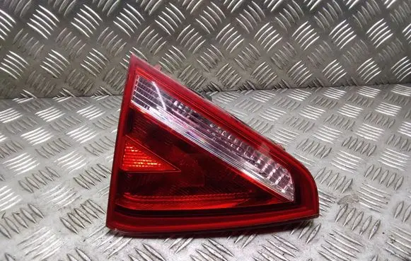 Audi A5 8T 8F Tailgate rear/tail lights 8T0945093