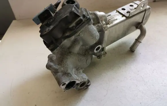 Ford Grand C-MAX EGR valve 9671398180