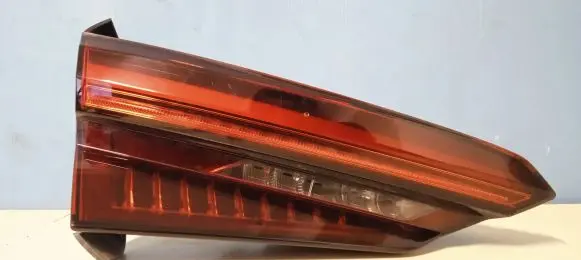 Audi A5 Rear/tail lights 8W6945093H