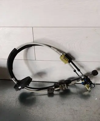 Opel Astra J Gear shift cable linkage 55563703