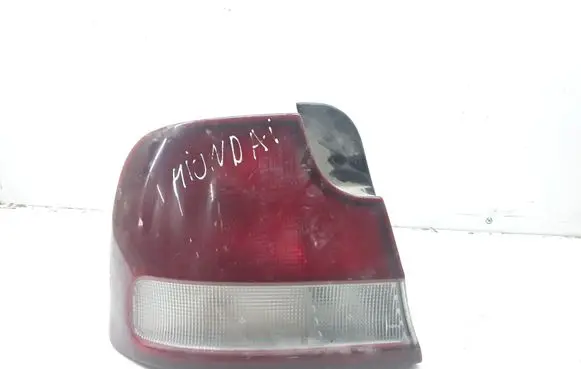 Hyundai Lantra II Rear/tail lights 32401285