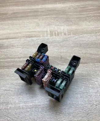 Mercedes-Benz E W211 Fuse box set 2115450301