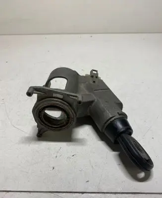Volkswagen Golf III Ignition lock 357905851A YWLK101
