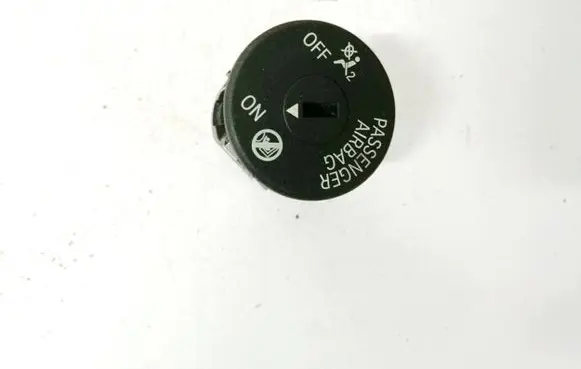 Passenger airbag on/off switch
