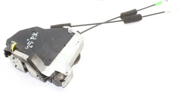 Lexus RX 330 - 350 - 400H Coupe door lock (next to the handle) 