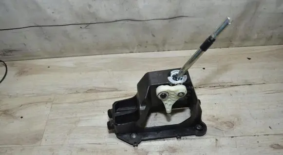 BMW 2 F45 Gear shifter/selector 7515428