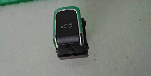 Audi A4 S4 B8 8K Tailgate opening switch 8K0959831B