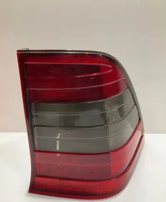Mercedes-Benz C W202 Rear/tail lights 2028204064