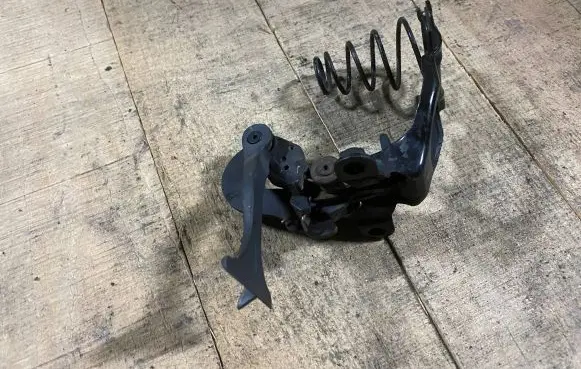 Mercedes-Benz S W220 Engine bonnet (hood) release handle a2108870127 2108870127