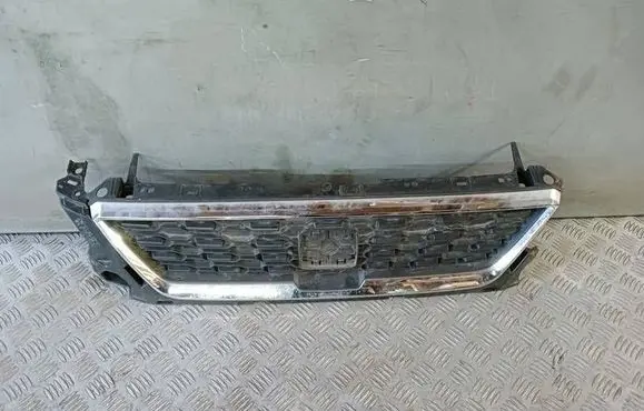 Seat Ibiza V (KJ) Front bumper upper radiator grill 6F0853654D