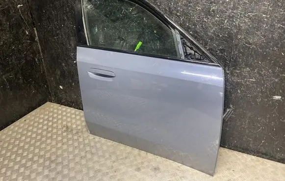 BMW iX1 Front door 