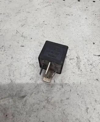 Seat Toledo II (1M) Other relay 443951253J
