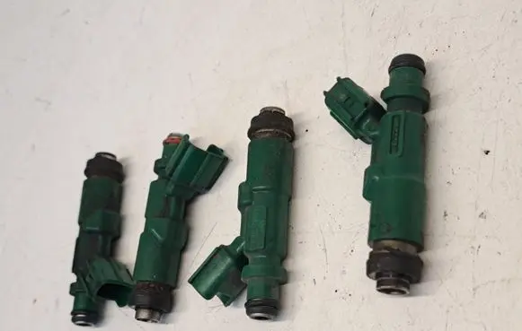 Toyota Prius (XW20) Fuel injectors set 2325021020