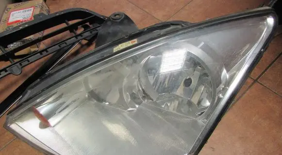 Ford Focus Headlight/headlamp