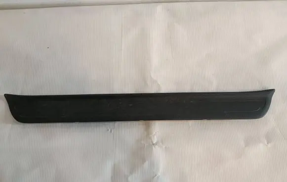 KIA Xceed Front sill trim cover 85873