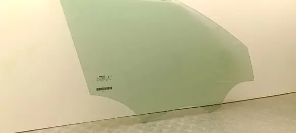 Volvo XC40 Front door window glass four-door 32368779
