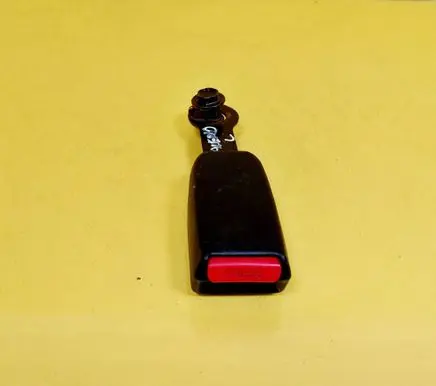 Suzuki Baleno EG Front seatbelt buckle 