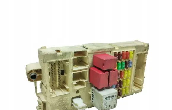 Fiat Stilo Fuse module 51758251